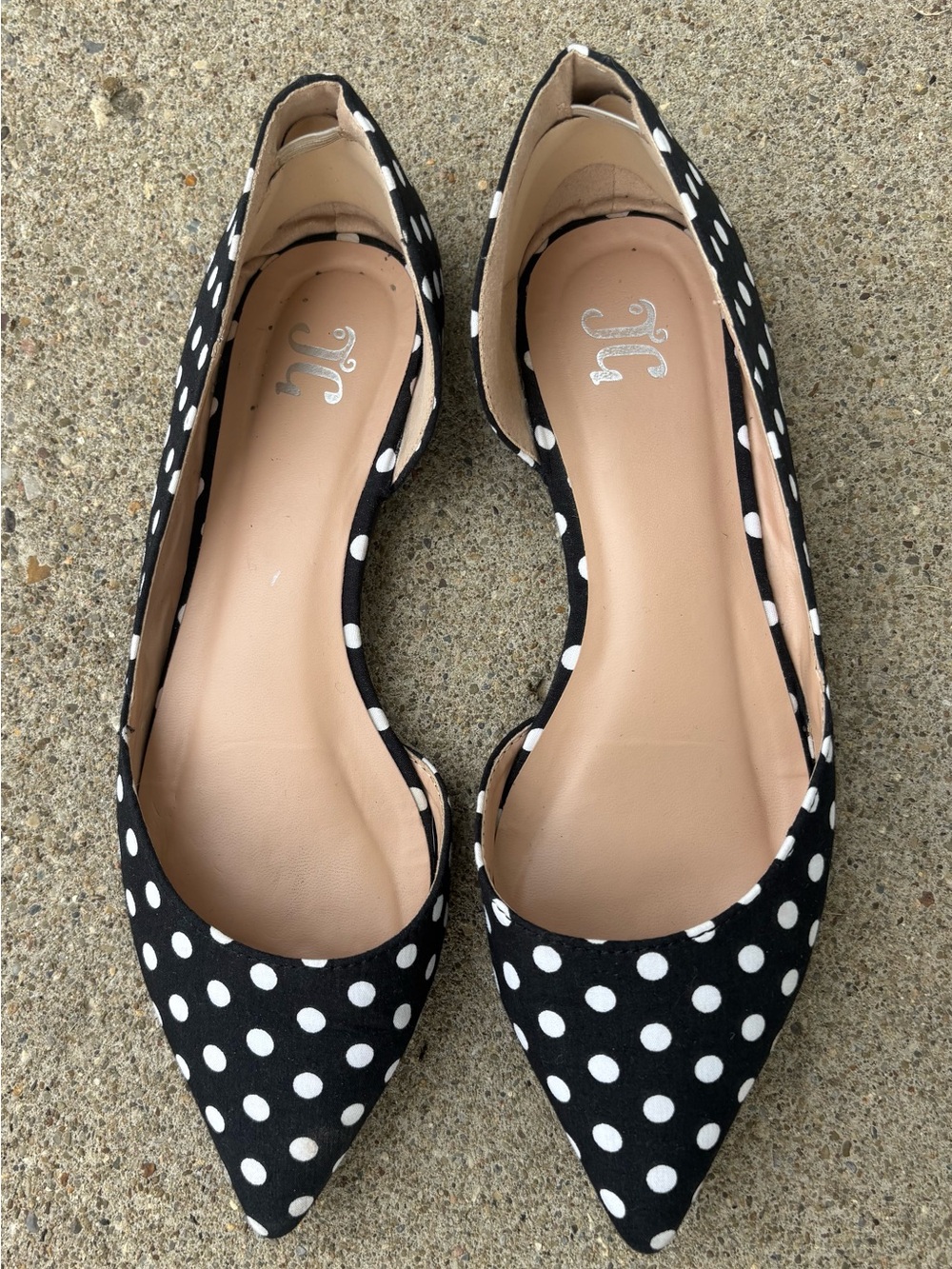 Journee Collection Cortni Black & White Polka Dot Pointed D'Orsay Flats